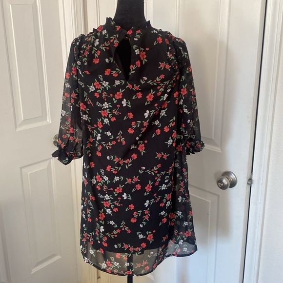 Love Tree floral shift dress with cold shoulders. - Picture 3 of 12